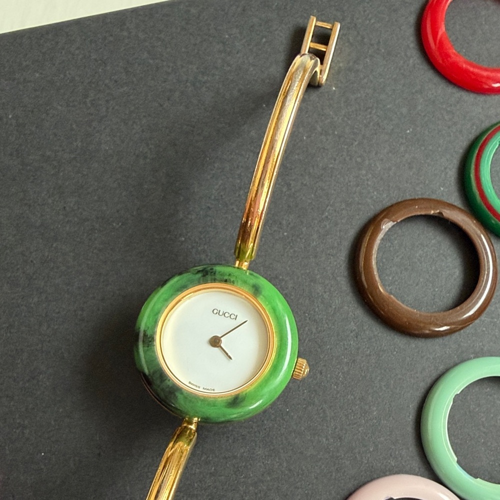 Gucci Gold Tone Bracelet Watch with Interchangeable Color Bezels - Picture 7 of 16